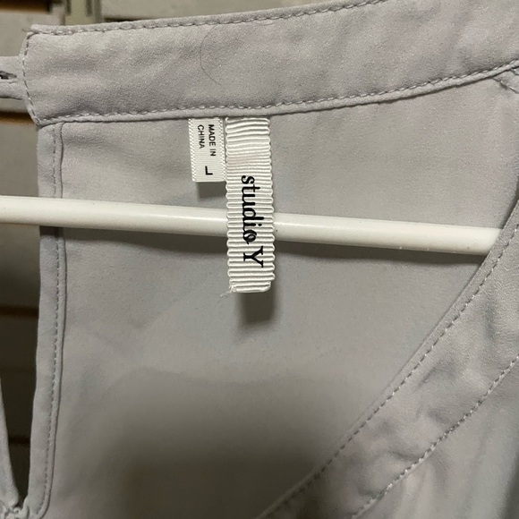 Studio Y Large Silverish Gray Blouse Round Neck Rhinestones Short Sleeve‎ Large - Picture 2 of 7